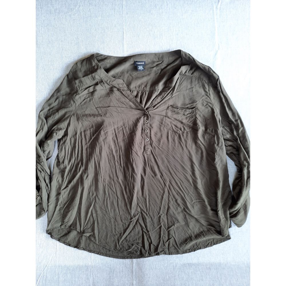 Torrid Women 3 Top Blouse V-Neck Pocket Long‎ Sleeve Military Green Pure Rayon